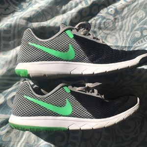 Nike Flex Experience RN6 size 8.5 green/black/grey